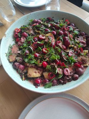 Summersalad at bröselei in Vienna