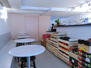 Seating area at Love Juice Bar - Grenelle in Paris