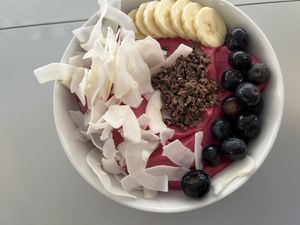 pitaya bowl  at Love Juice Bar - Grenelle in Paris
