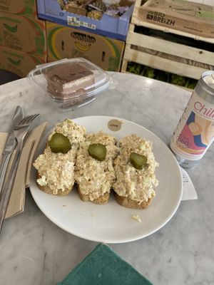 Vegan tuna toast   at Love Juice Bar - Grenelle in Paris