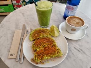  at Love Juice Bar - Grenelle in Paris