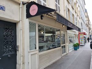  at Love Juice Bar - Grenelle in Paris