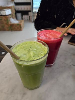 Simple Greens and Liver Health smoothies at Love Juice Bar - Grenelle in Paris
