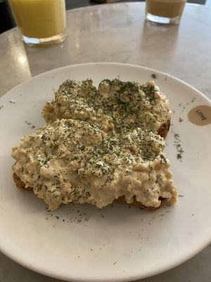 “Tuna” Toast - 4/5  at Love Juice Bar - Grenelle in Paris