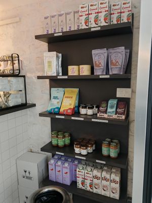 Grocery at Love Juice Bar - Grenelle in Paris