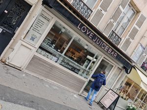 Facade at Love Juice Bar - Grenelle in Paris