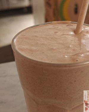 “PB SHAKE” protein juice, made with peanut butter, banana, dates and cocoa at Love Juice Bar - Grenelle in Paris