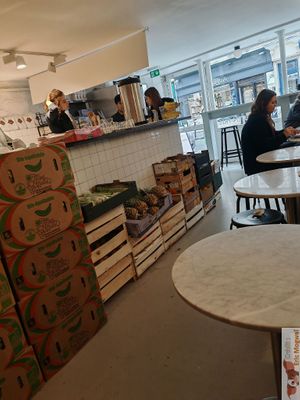 seats Inside at Love Juice Bar - Grenelle in Paris