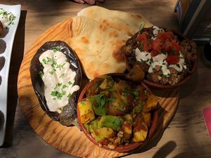 Main platter  at Santa y Pura in Madrid