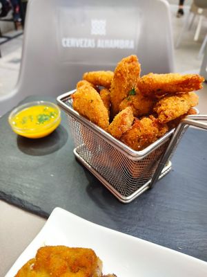 Lágrimas de Heura con salsa de mostaza dulce at Santa y Pura in Madrid