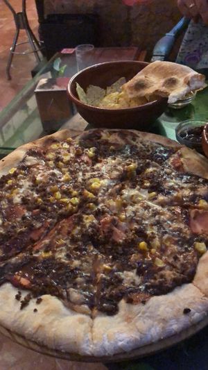 Pizza barbecue  at Santa y Pura in Madrid