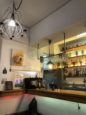 ambiance at Santa y Pura in Madrid