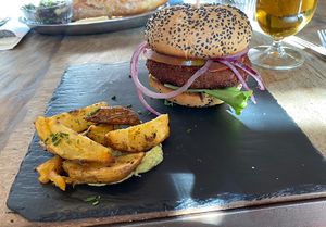 Hamburguesa de garbanzos y setas  at Santa y Pura in Madrid