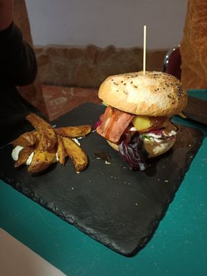 Hamburguesa Santa y Pura #Veganuary at Santa y Pura in Madrid