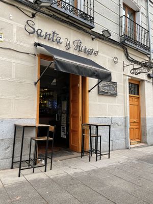 Entrance  at Santa y Pura in Madrid