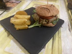 Hamburguesa animanaturalis   at Santa y Pura in Madrid
