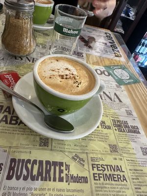 Café con leche de Soia  at Santa y Pura in Madrid