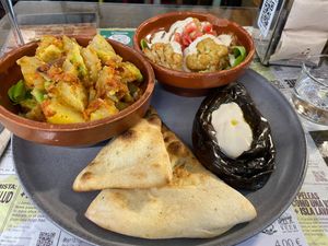 The Platter of the Day (the item I ordered as I wanted to sample it) at Santa y Pura in Madrid
