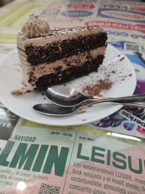 Tarta de avellanas at Santa y Pura in Madrid