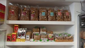 some vegan stuff in the store at EMILIA - Vegan Bistro & Catering in Zittau