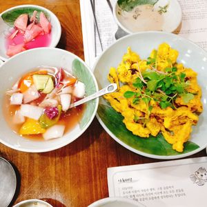 Fried shiitake mushroom at Nanulteo - 나눌터 in Suncheon