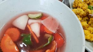 sweet & sour deep-fried acorn jelly - sauce #Veganuary at Nanulteo - 나눌터 in Suncheon