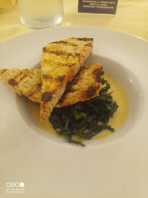 cicorie con purea di fave e crostini di pane at Locanda Da Pia in Pescara