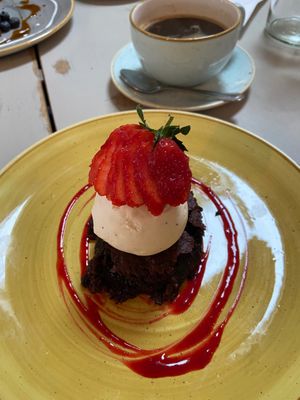 Brownie  at Harp & Crown in Corsham