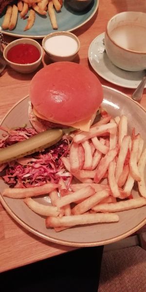Burger at Harp & Crown in Corsham