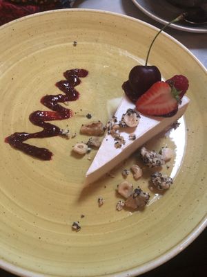 Cheesecake at Harp & Crown in Corsham