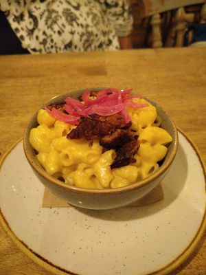 Macaroni cheese starter at Harp & Crown in Corsham