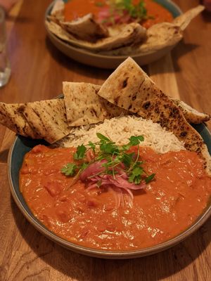 Butter tofu curry at Harp & Crown in Corsham
