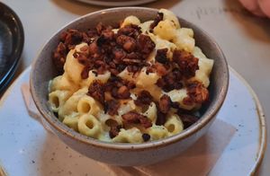 Mac and cheese with smoky bacon pieces at Harp & Crown in Corsham