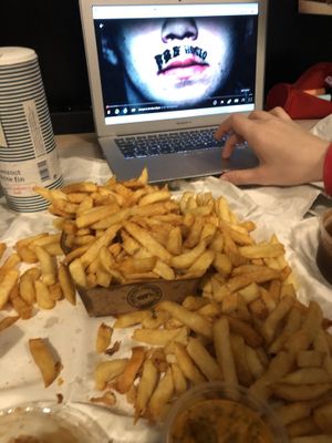 netflix & chill at Friterie Chasse Patat in Ghent