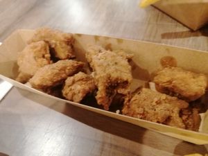 Chicken chunks at Friterie Chasse Patat in Ghent