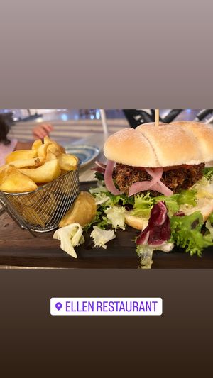 Hamburguesa vegana con patatas  at Ellen Restaurant in Torremolinos