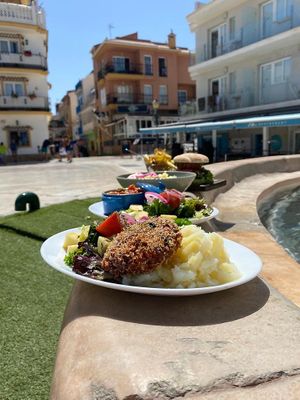 Ellen Restaurant serves four different vegan main courses. 
We have our vegan stew served with bread and vegetables. Then we have our vegan meatballs served with  at Ellen Restaurant in Torremolinos