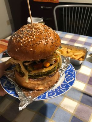 Grace Burger + fries at Old England Pub in Padua