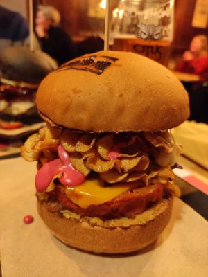 Tassorosso burger at Old England Pub in Padua