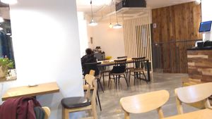 A view of the interior at Ooh Breado Teobachae - 터바채 비건 레스토랑 in Seoul