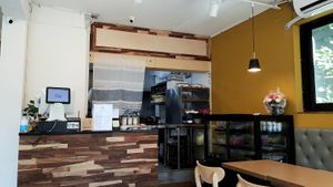 Interior of location - view towards counter at Ooh Breado Teobachae - 터바채 비건 레스토랑 in Seoul