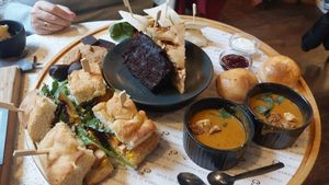 Vegan high tea 😊 at Anne&Max - Domkwartier in Utrecht