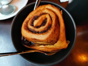 Zimtwirbel at Das Suess'Kind Veganery in Vienna