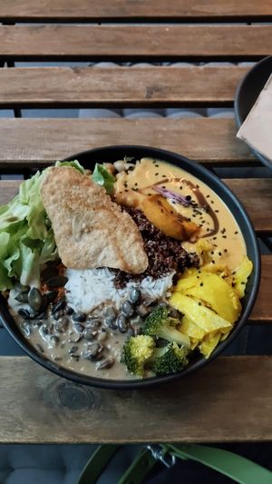 "Allerlei" Bowl. A mix of today's specials. at Das Suess'Kind Veganery in Vienna