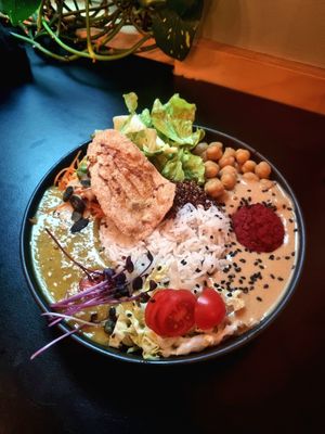 Allerseits at Das Suess'Kind Veganery in Vienna