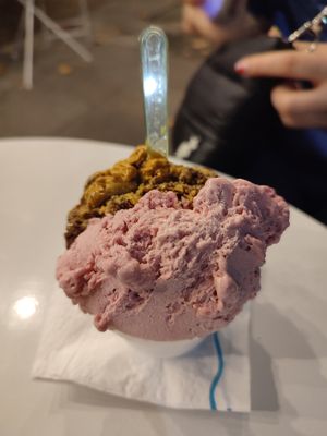 Strawberry and dulce de leche brownie at Ainara Helados in Buenos Aires