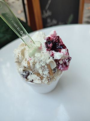 Marroc and cheesecake at Ainara Helados in Buenos Aires