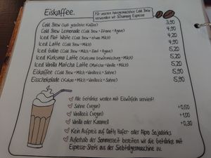 Hot drinks at Café Rotkehlchen - Kalk in Cologne