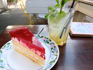 raspberry cake & yuzu mint soda at Café Rotkehlchen - Kalk in Cologne