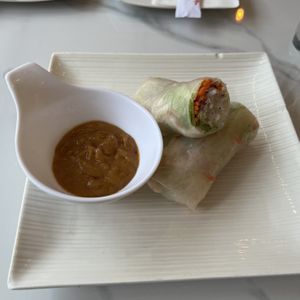 TA2 Poe Pia Sod (fresh rolls with peanut sauce)  at Tenon Vegan Sushi in Toronto